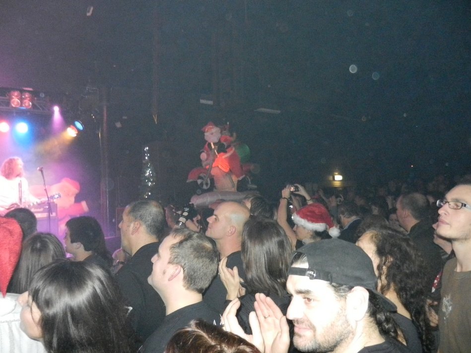 thunder_xmas_show_nottingham_rock_city_2011-12-21 23-49-03_vin kieron atkinson